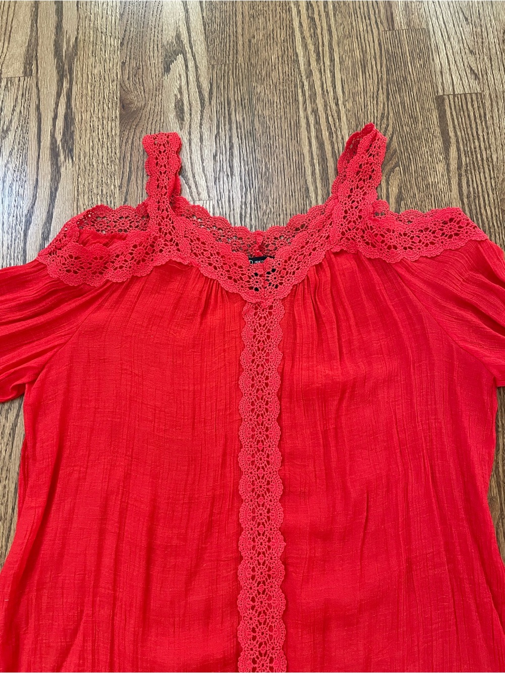 Women’s new directions Coral Colored Cold-Shoulder Crochet Trim Top
